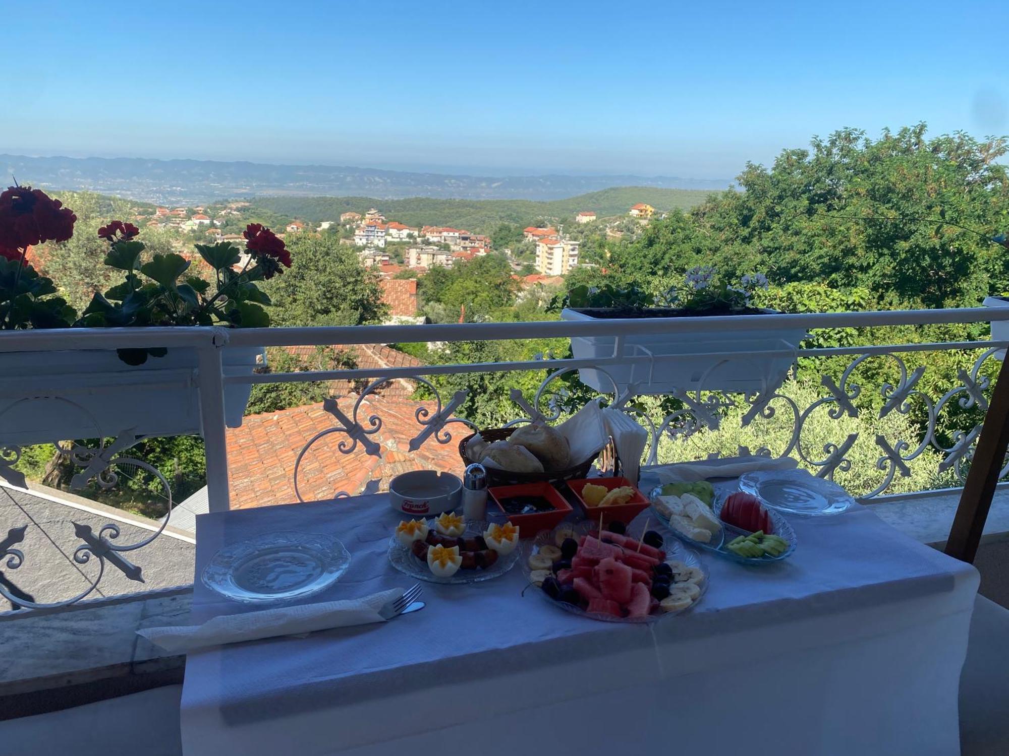 Alesio Guest House Круя Экстерьер фото