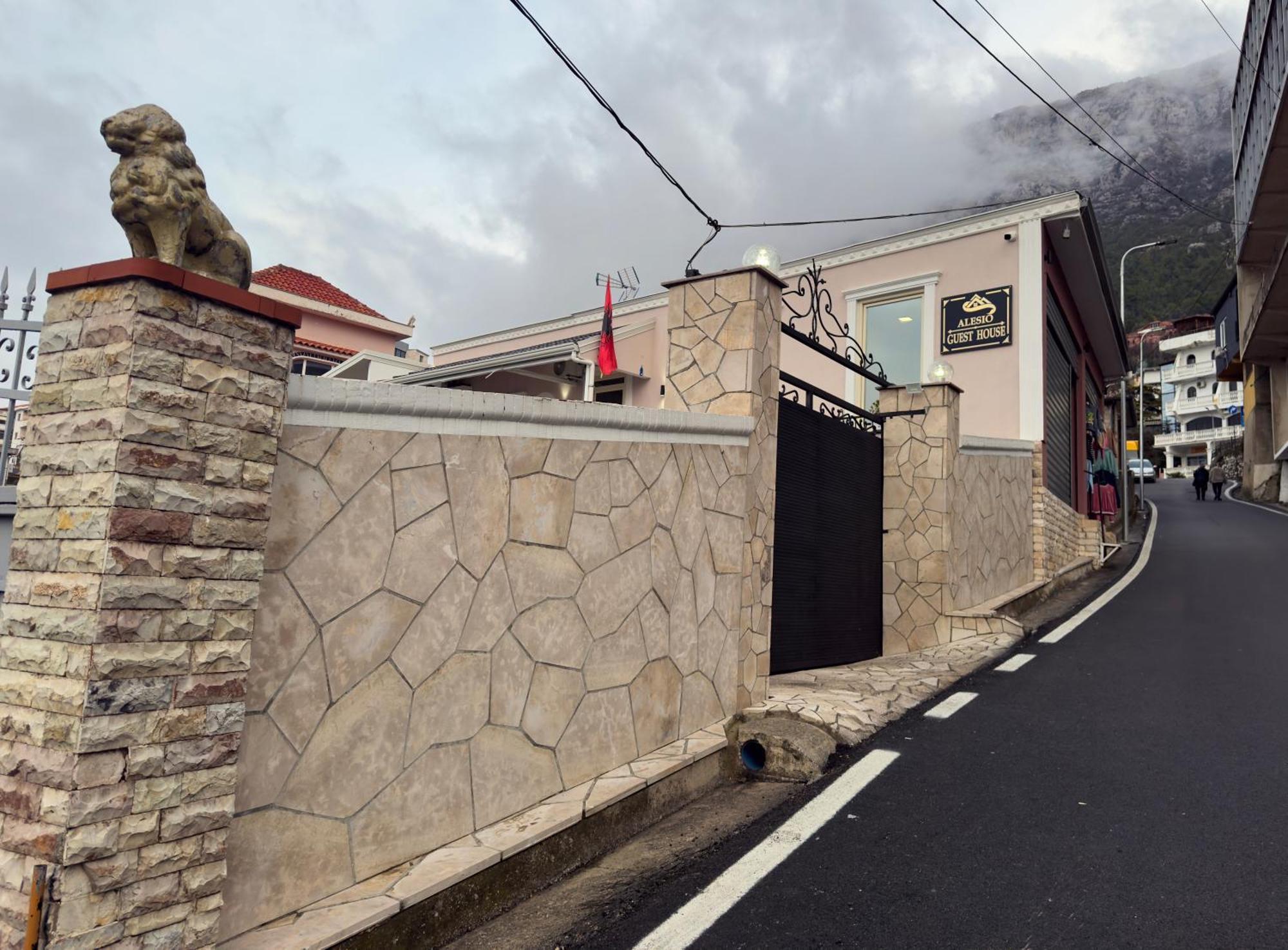Alesio Guest House Круя Экстерьер фото